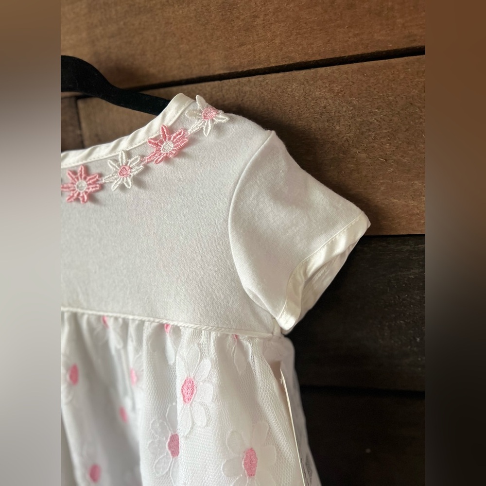 Vintage White and Pink Daisy Embroidered Baby Dress Size 12M - Picture 4 of 9